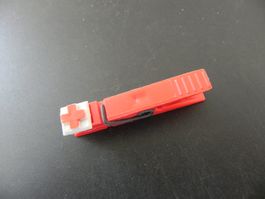 Altes Abzeichen Rotes Kreuz - Wäscheklammer