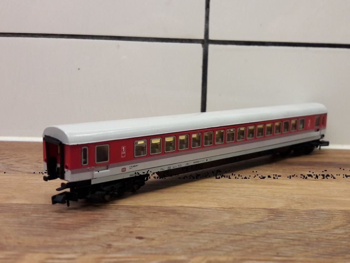 Arnold Modellini di ferrovie: Arnold N : DB voiture 1ère classe   "Apmz" – Usato da Buttes venduto da Cafe2005 2