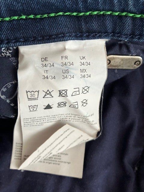 Hugo Boss Jeans: Jeans Hugo Boss, bleu marine, Taille 34, – Usato da Marin-Epagnier venduto da rchouchouu 3