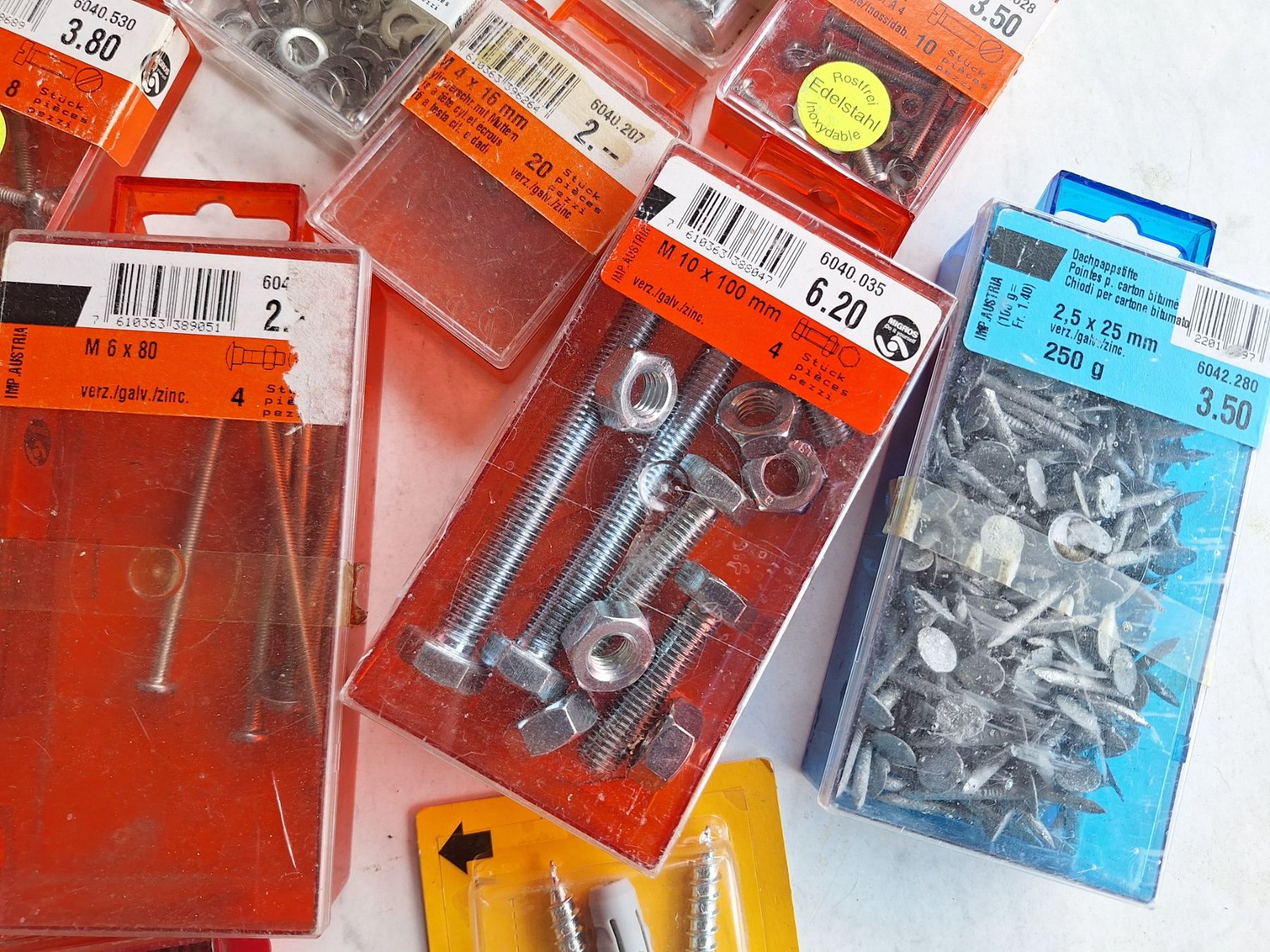 Tutti gli attrezzi: 45 X SCHRAUBEN NÄGEL DIVERSES – Usato da Huttwil venduto da Kunterbuntli 2