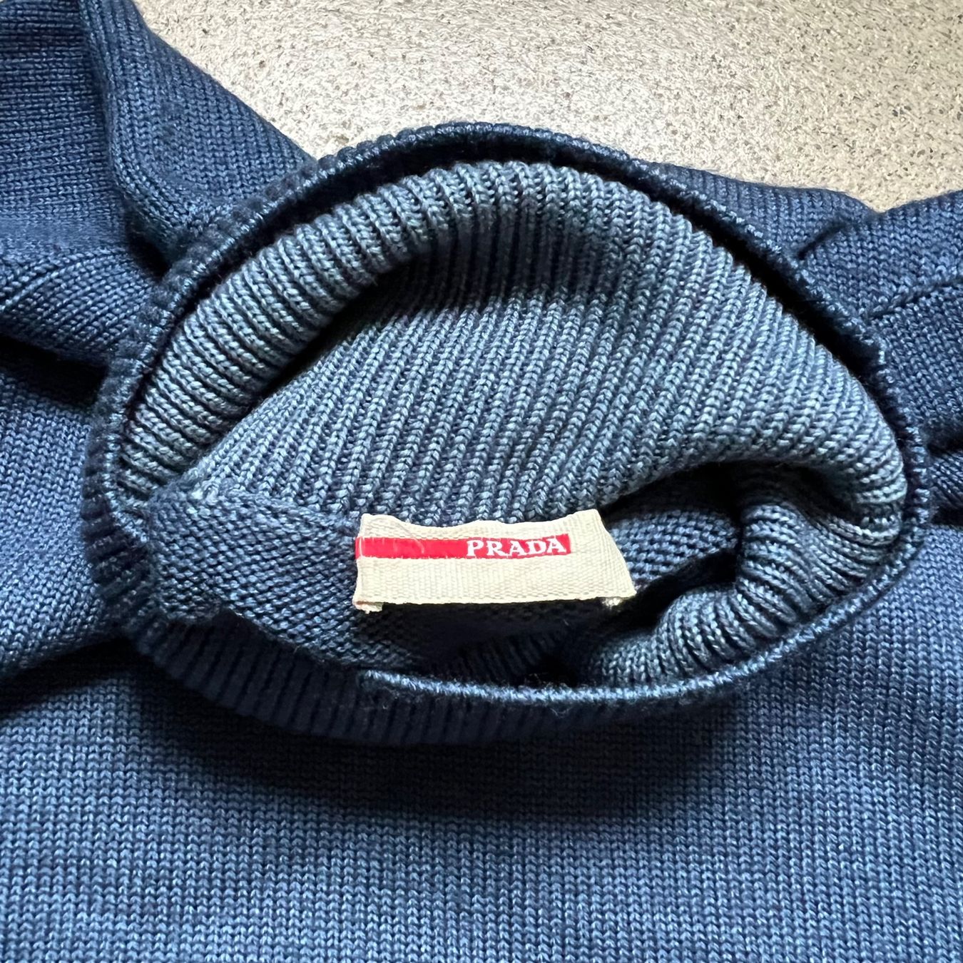 Prada Pullover & Sweatshirts: PRADA Rollkragen Pullover 💙 – Gebraucht aus Zürich von ClosetQueen 8