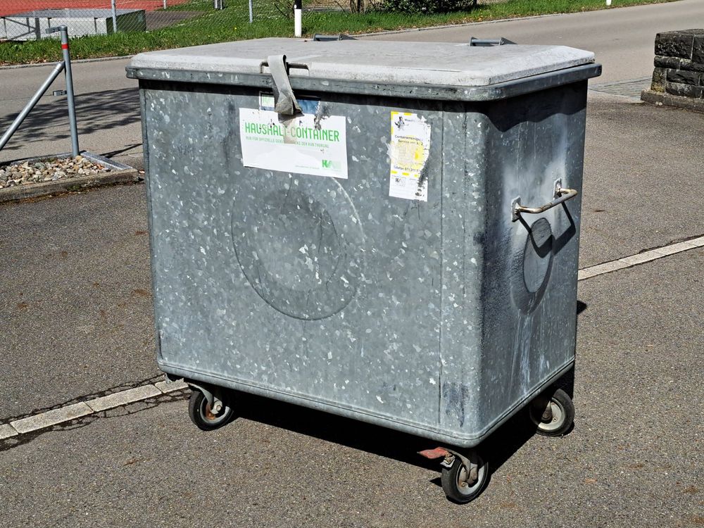 Ochsner Abfallcontainer 800 lt (Gebraucht) in Frauenfeld für CHF 80 ...