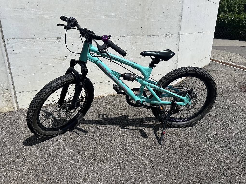 Vélos: Vélo 20 pouces turquoise freins à disques – D'occasion à Cormondrèche par SwiSSID