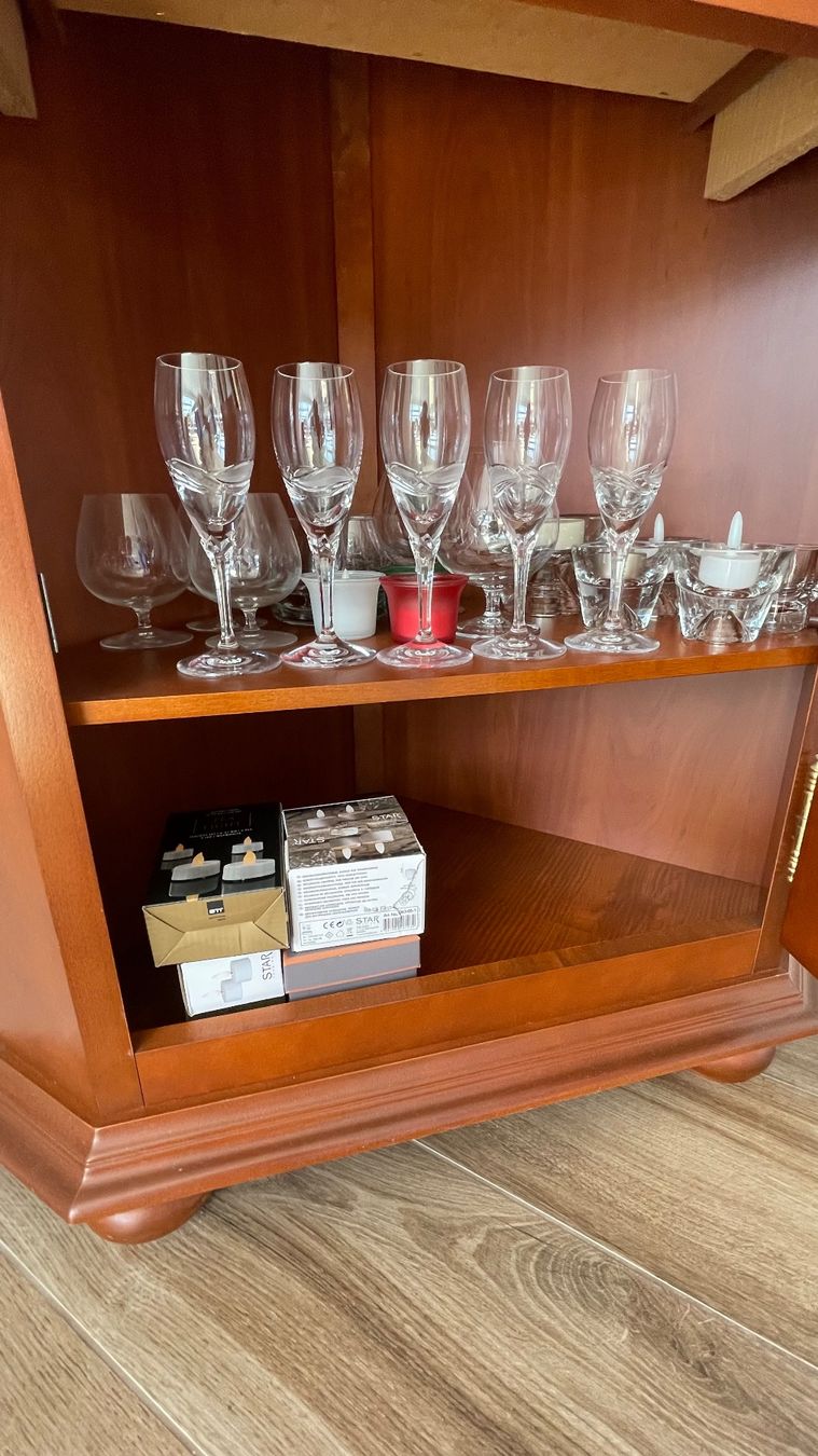 Vitrinen: Klassische Eckvitrine mit Beleuchtung – Kirschbaum – Gebraucht aus Wettswil von MoeLu 5