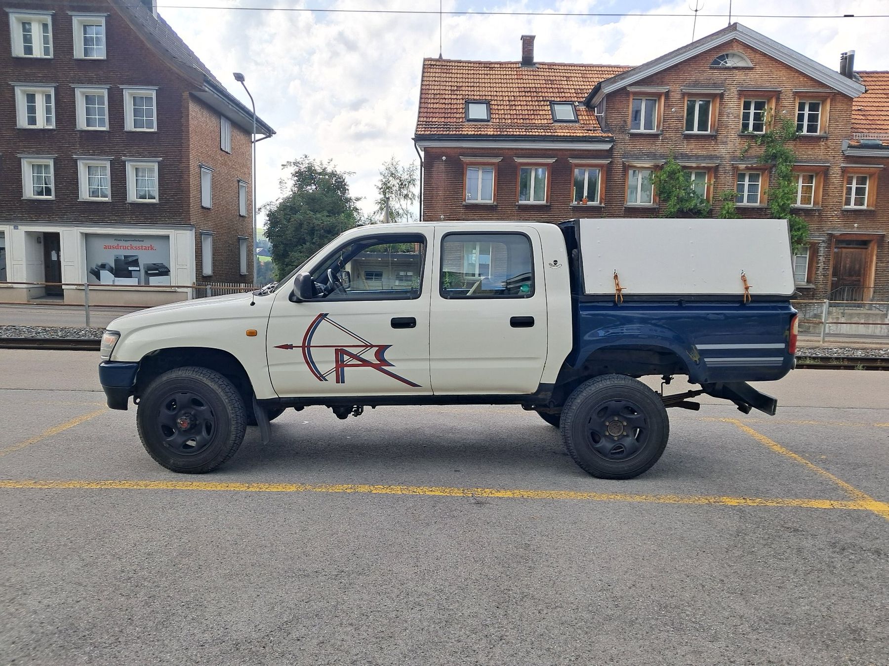 Toyota Automobili: Toyota Hilux Doppelkabiner – Usato da Trogen venduto da Butzvomstutz 1