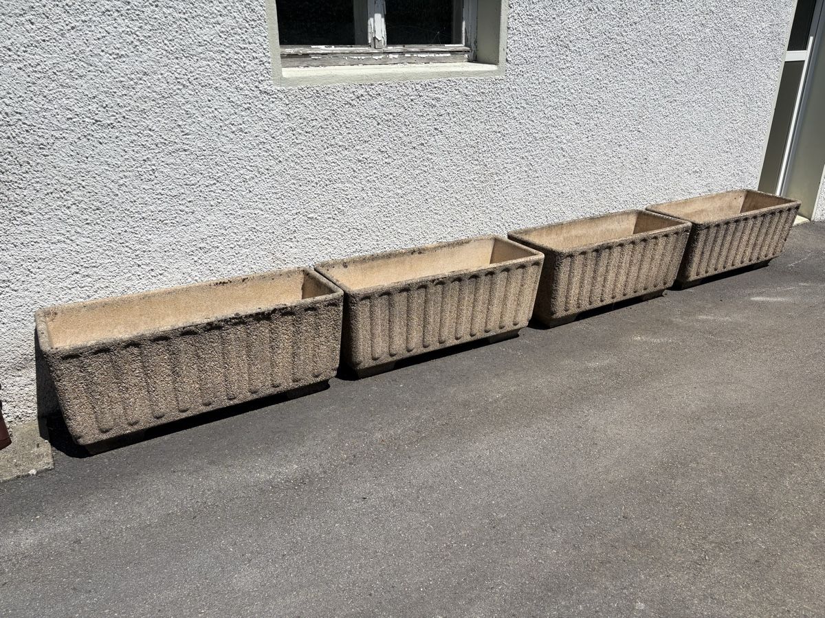 Blumentöpfe: 4 bacs à fleurs en béton, couleur sable. – Gebraucht aus Fleurier von ptimonk