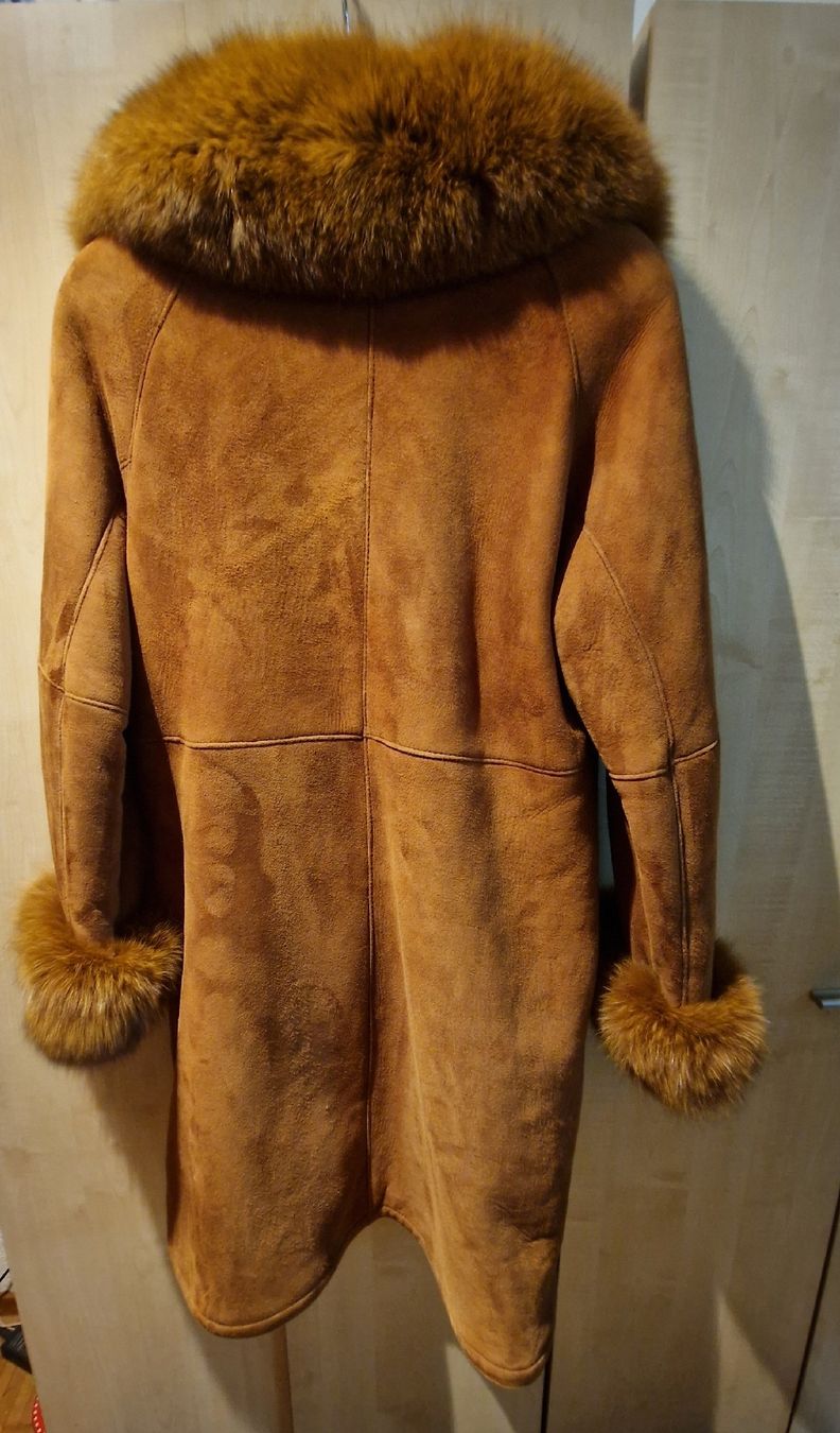 Mäntel: Eleganter Wintermantel aus echtem Leder Grösse 38 – Gebraucht aus Bern von legalist 1