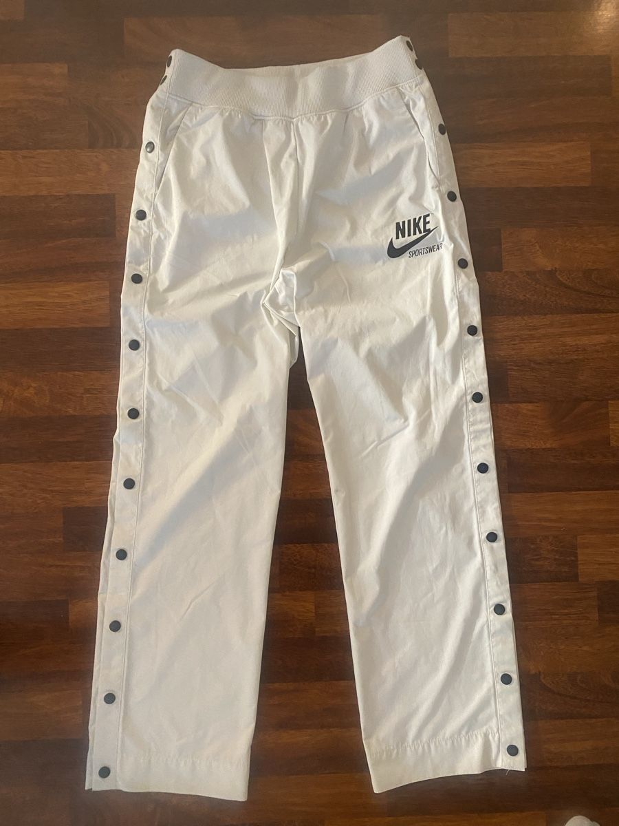 Hosen: Nike – Gebraucht aus Holderbank AG von leooo.sie