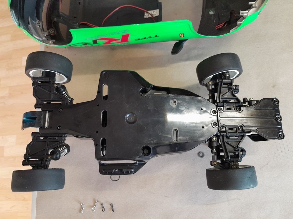 TAMIYA HONDA CIVIC TYPE R AUF FF-01 CHASSIS ROLLER (Gebraucht) in Ebnat ...