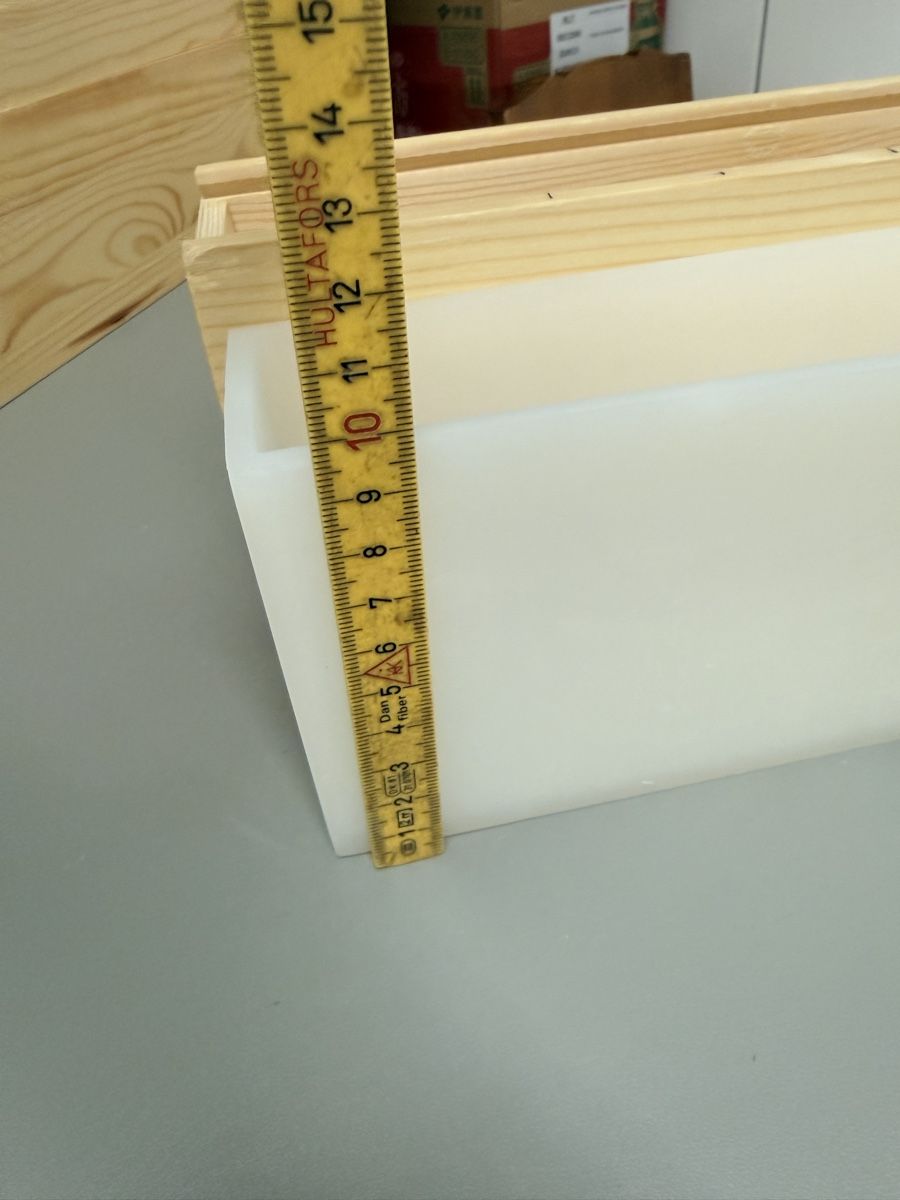 Tous les outils: 2 Seifenform Holz mit Silikon Einsatz rechteckig 28cm lang – D'occasion à Uster par Similian1 2