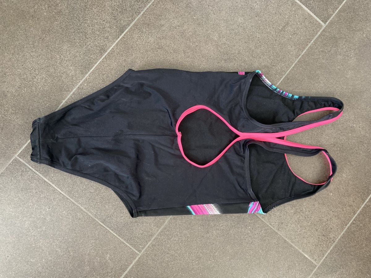 Costumi da bagno & Bikini: Schöner Mädchen Badeanzug, Grösse 146/152 – Usato da Buttisholz venduto da Bellabusi 1