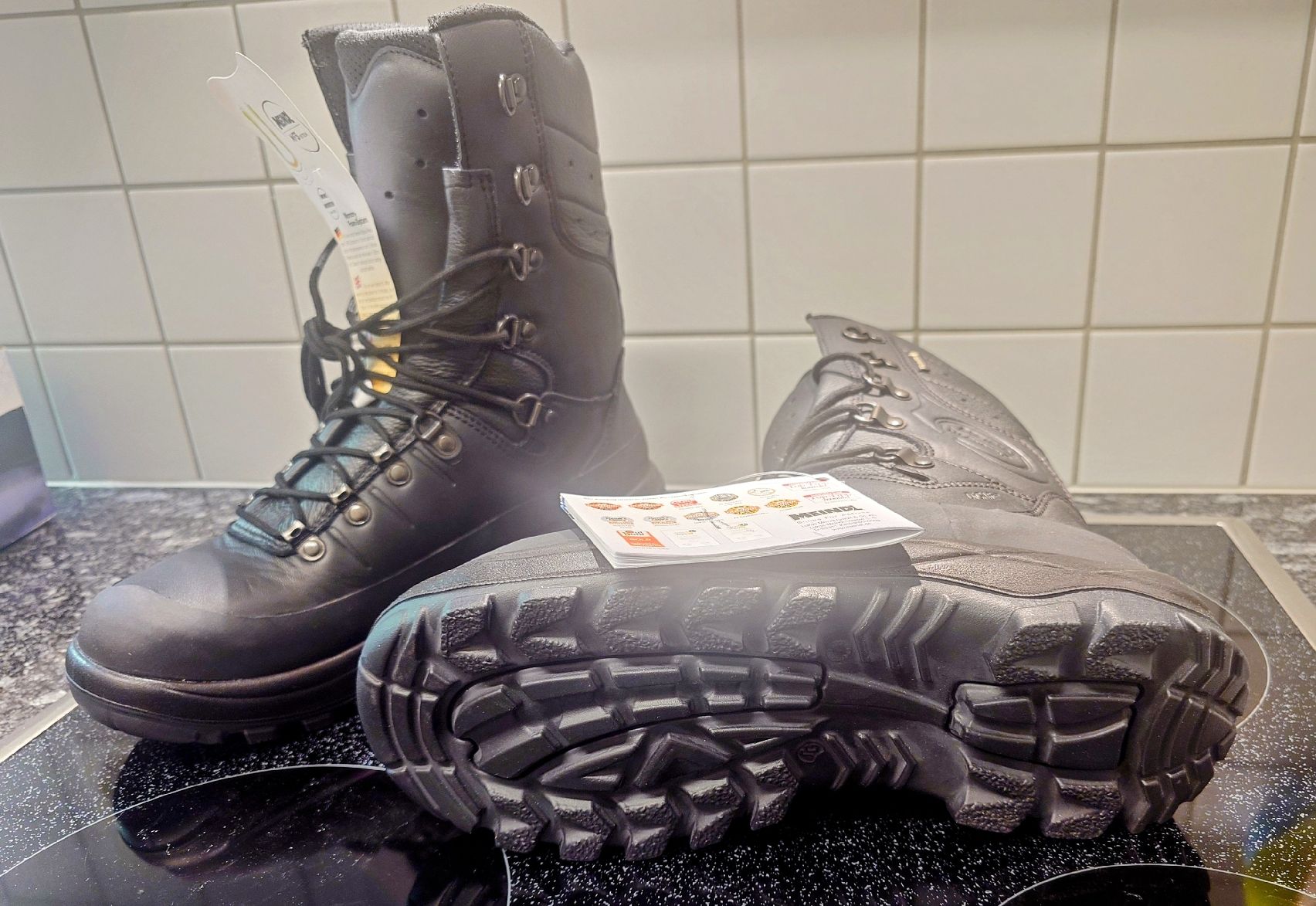 Meindl Scarpe da uomo: Meindl - Safety Pro S3 mit Stahlkappen – Nuovo e nell'imballaggio originale da Worben venduto da Hugo32 1