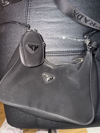 Prada Tasche Nylon schwarz mit Pochette neuwertig