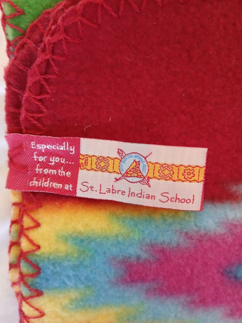 Coperte: St. Labre Indian School Decke rot mit Muster Polyester – Usato da Dübendorf venduto da LoRi-2026 3