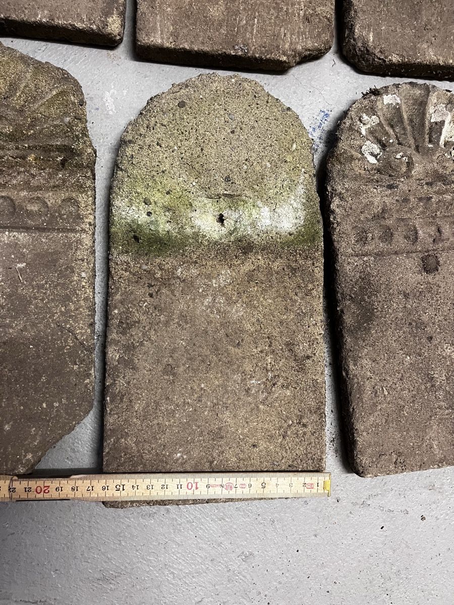 Rivestimenti per pavimenti: 16 Stk. antike Rasenrandplatten – Usato da Sirnach venduto da Gozogo 8