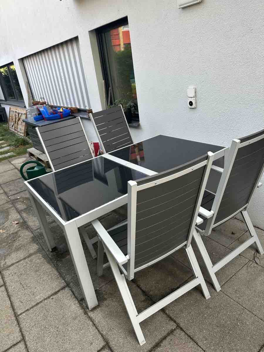 Tischset: Gartentisch mit 4 Stühlen – Gebraucht aus Brugg AG von noe_vrr7