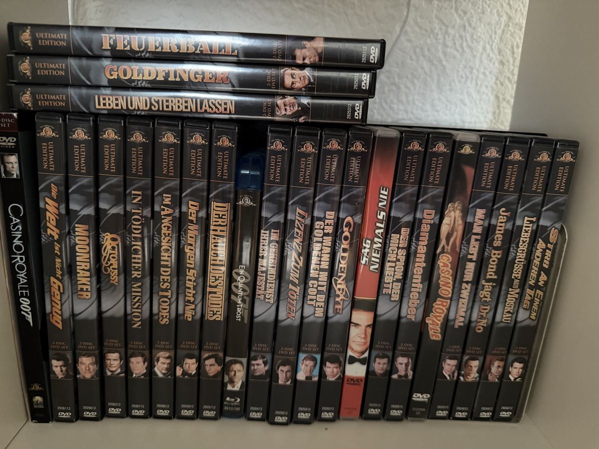 Tutti i DVDs: James Bond komplett 24 Folgen – Usato da Oftringen venduto da ste_mp2b