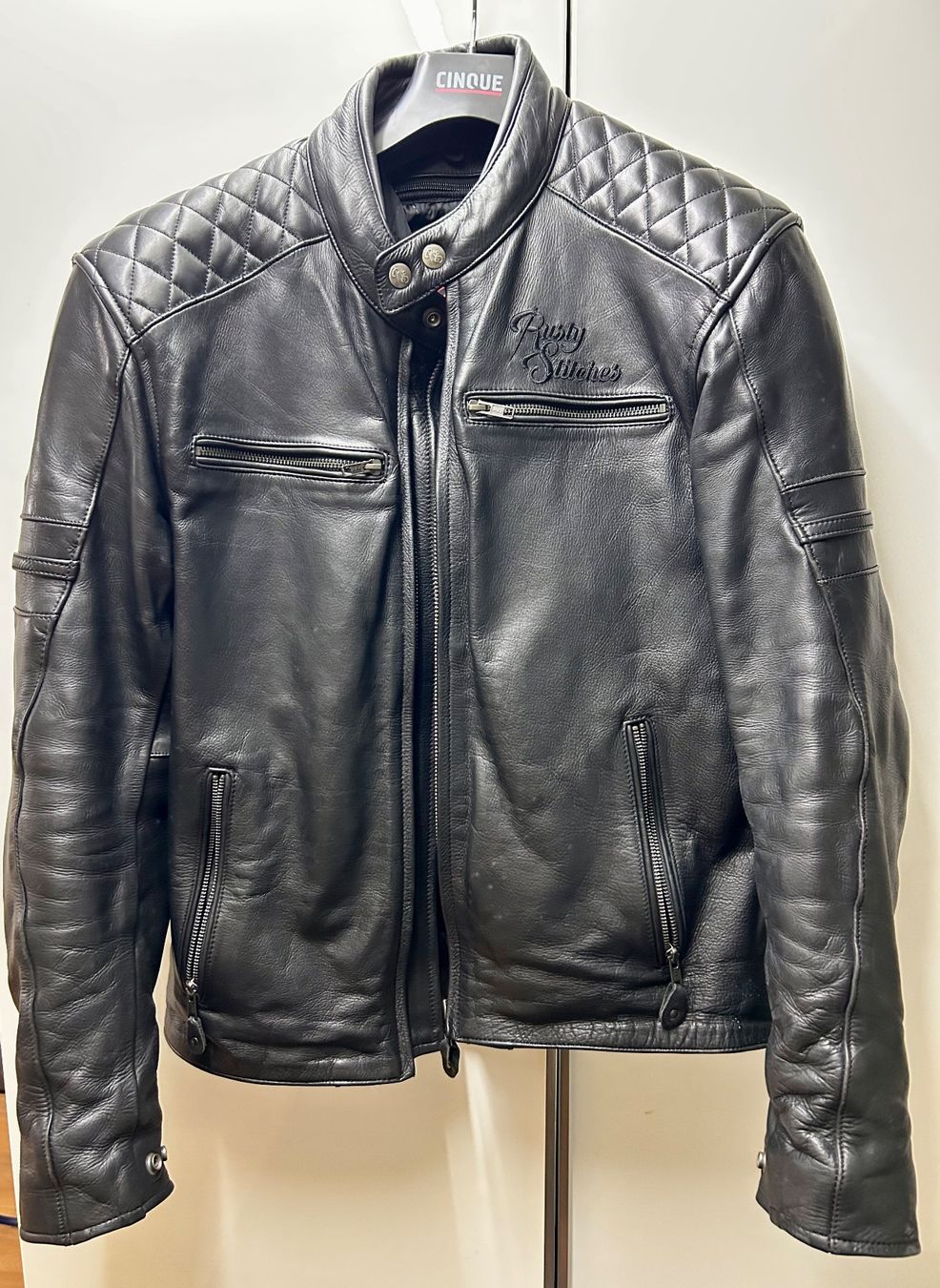Jacken: Leder Motorrad Jacke Grösse M – Gebraucht aus Bergdietikon von Kohe88