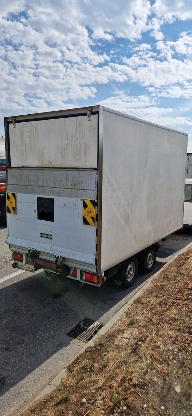 Rimorchi: GRANDE REMORQUE 3500KG AVEC PLAQUE ÉLÉVATRICE – Usato da St. Ursen venduto da cpi23 4