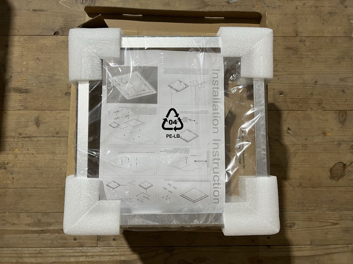 Lampadari & plafoniere: LED Panel Leuchtenrahmen Deckenmontage Silber Neu OVP – Nuovo e nell'imballaggio originale da Weinfelden venduto da AAAufloesungen