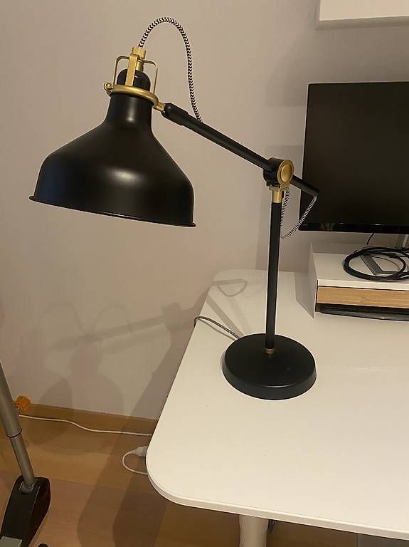 Ikea Lampade: Büro Tischlampe schwarz/gold – Usato da Männedorf venduto da nathi_o
