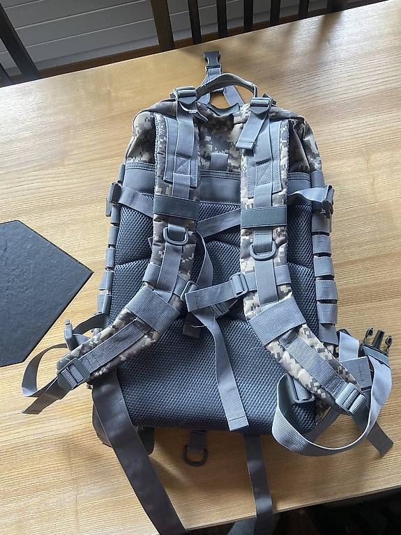 Zaini: Militär- / Outdoorrucksack – Usato da Wasen im Emmental venduto da Jomaga 1