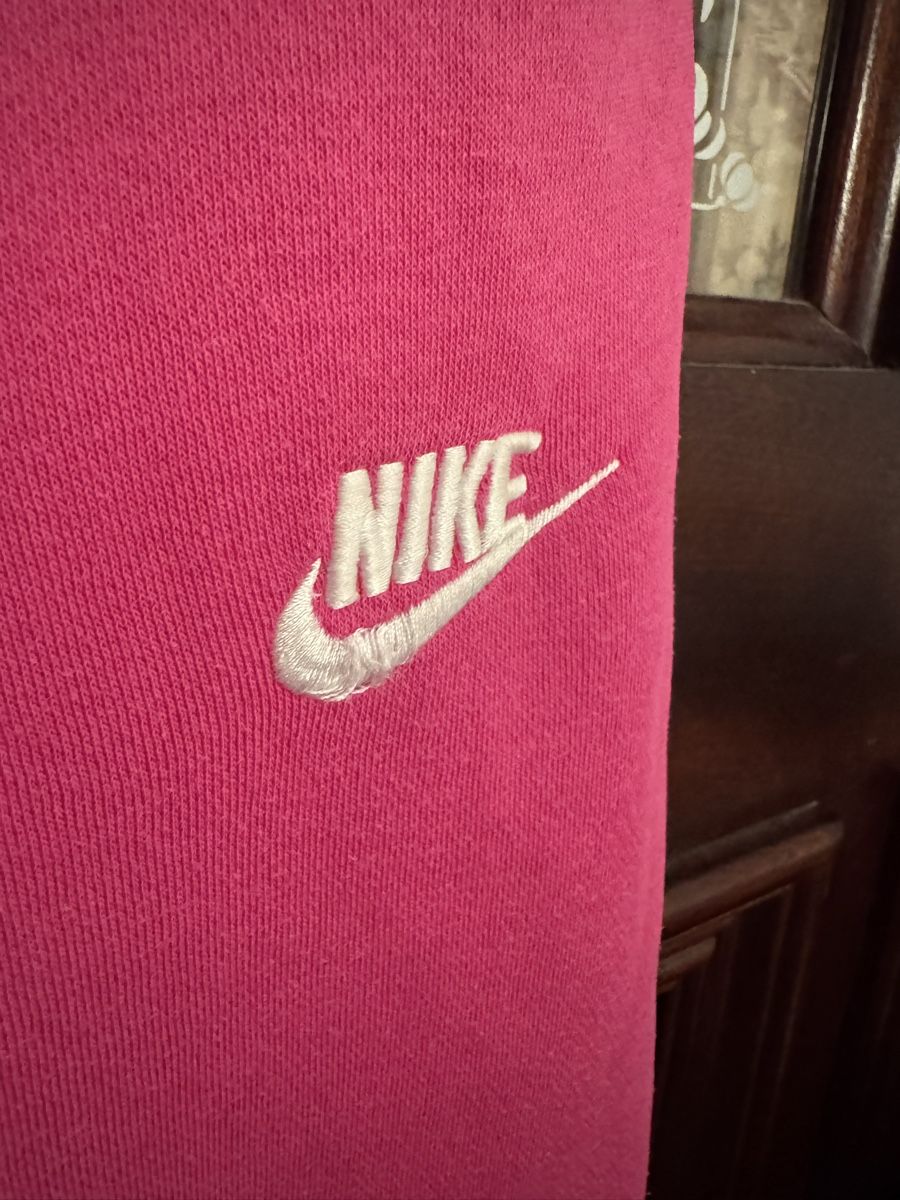 Nike Pantaloni: Nike Hose Trainerhose Sporthose  – Usato da Obfelden venduto da cesarina10 2