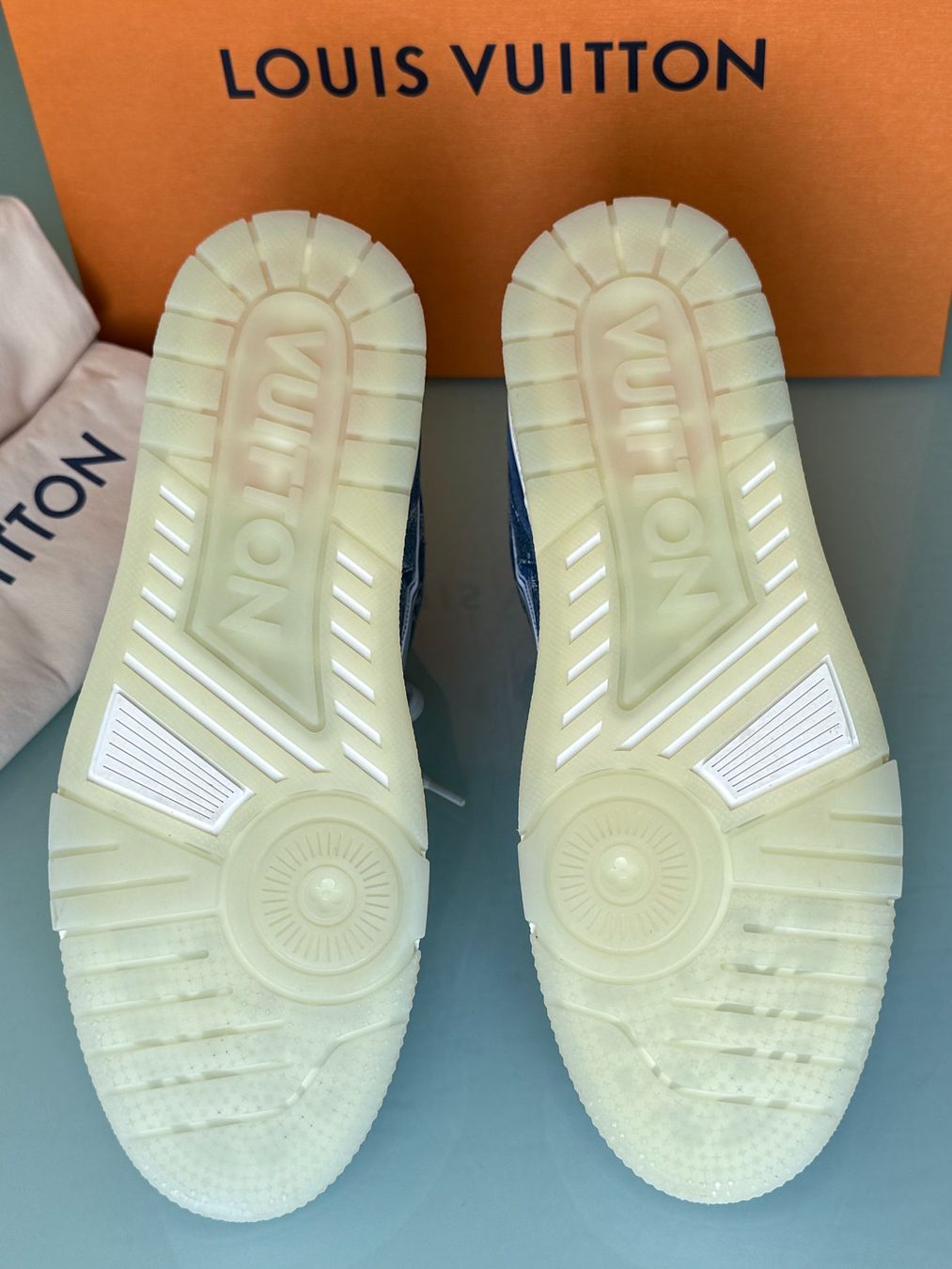 Louis Vuitton Herrenschuhe: LOUIS VUITTON Eclipse Monogramm Low Top Sneakers 42.5 NEUE – Neu (gemäss Beschreibung) aus Kreuzlingen von kruezbiz 6