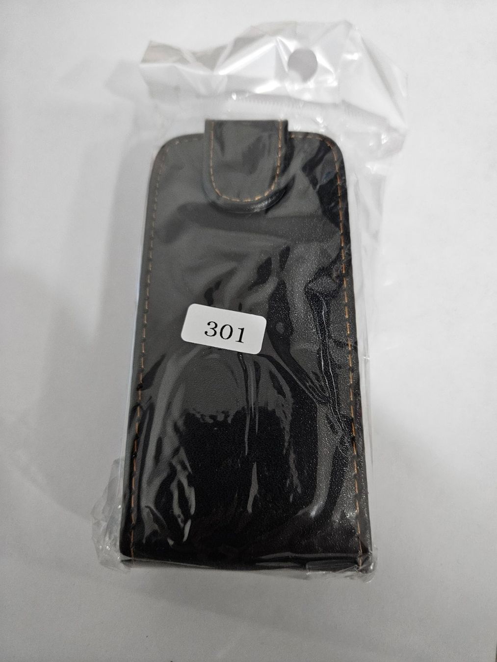 Cover & Protezioni schermo: Housse coque etui noir pour nokia asha 301 – Nuovo e nell'imballaggio originale da Valentigney venduto da OrigineProd