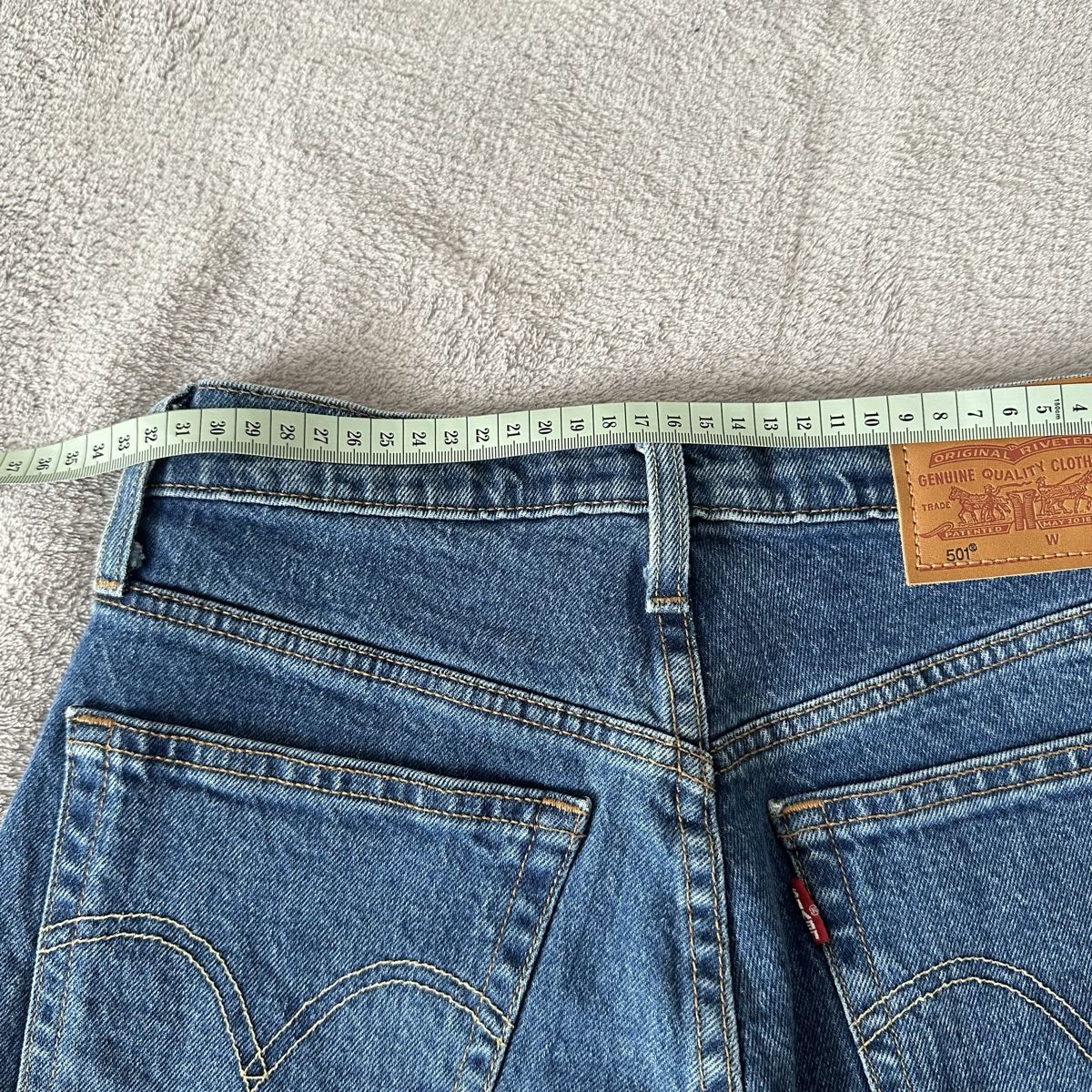 Levi's Pantaloni: Shorts Levi’s 501 W24 – Nuovo (secondo la descrizione) da Givisiez venduto da dor_xb9k 5