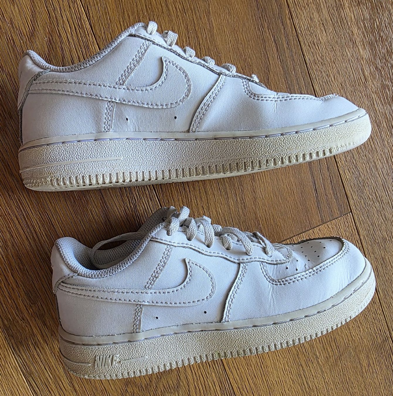 Nike Scarpe per ragazze: Nike Kinder weiss Grösse 32 gebraucht – Usato da Zell LU venduto da claro62 1