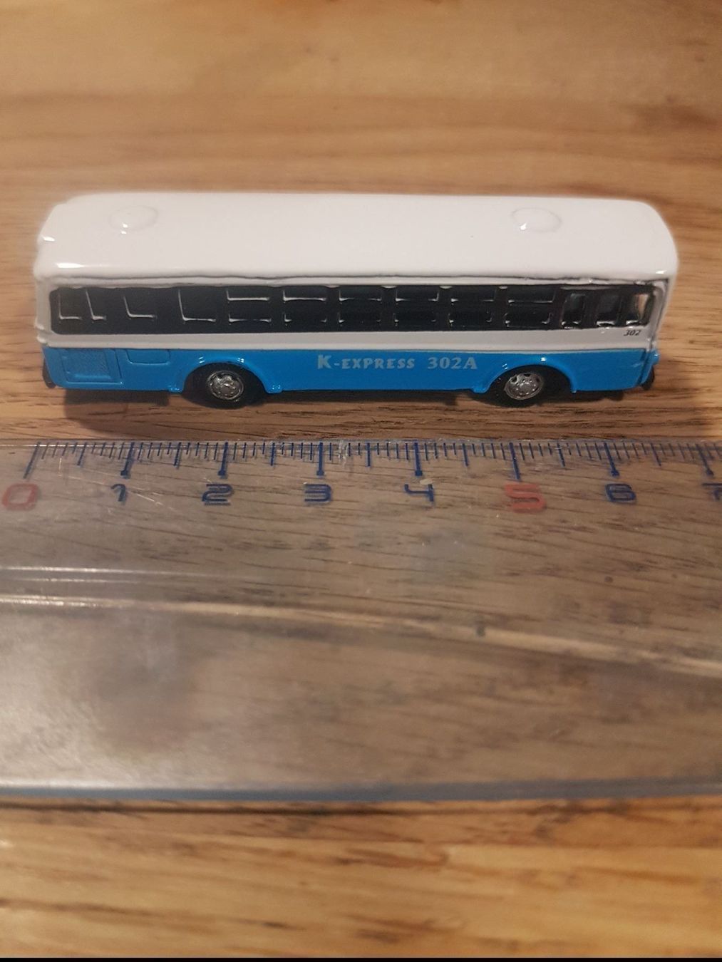 Modelleisenbahnen: Très beau car bleu et blanc – Neu und originalverpackt aus Saxon von Sebdem