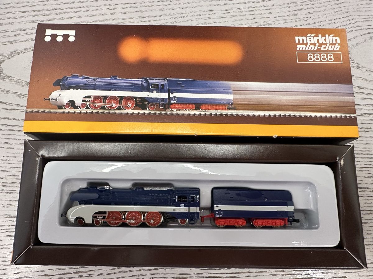 Märklin Modellini di ferrovie: Märklin 8888 DB BR 10 Stromlinienlok – Usato da Lupsingen venduto da New-Haven 2