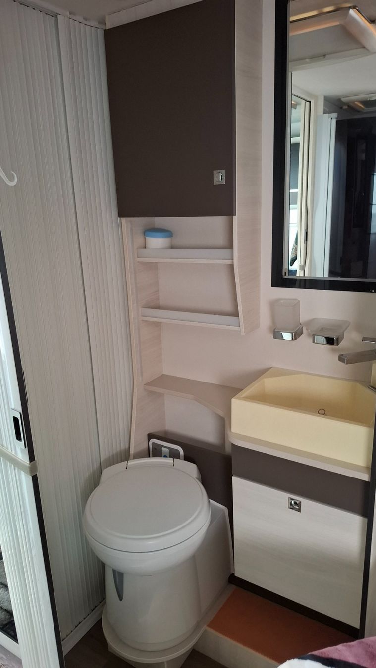 Chausson Camping Fahrzeuge: Wohnmobil Chausson 718 XLB – Gebraucht aus Lengnau BE von Truemps 4