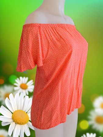 Sommershirt Carmen-Stil gepunktet Grösse 36/38