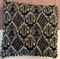 2 Deko Kissen mit Muster, dunkelblau, fast neu, 40x40cm