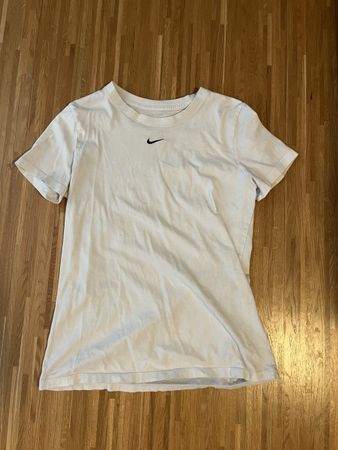 Nike The Nike Tee T-Shirt Weiss – Gr. M
