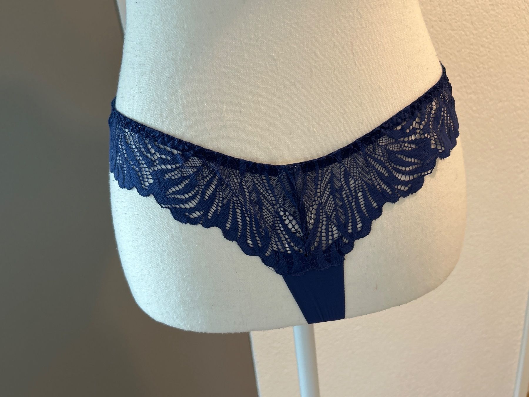 Triumph Sonstige Unterwäsche: Pretty Micro String /Tanga blau von Triumph Gr. M – Gebraucht aus Brunnen von Nala2929 2