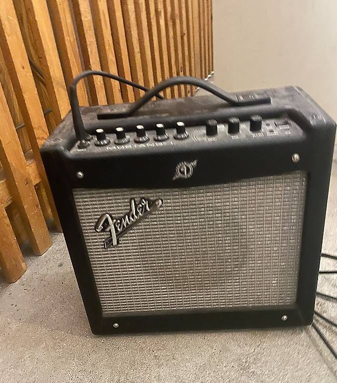 Musikinstrumente: Fender Mustang V1 – Gebraucht aus Zürich von oli_nts5 1