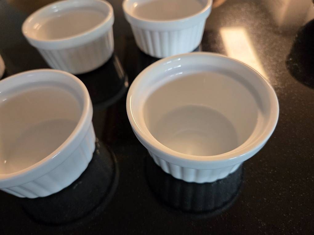 Ciotole: 6 kleine, weisse Schüsselchen – Usato da Ennetbürgen venduto da Riwemogmbh 2
