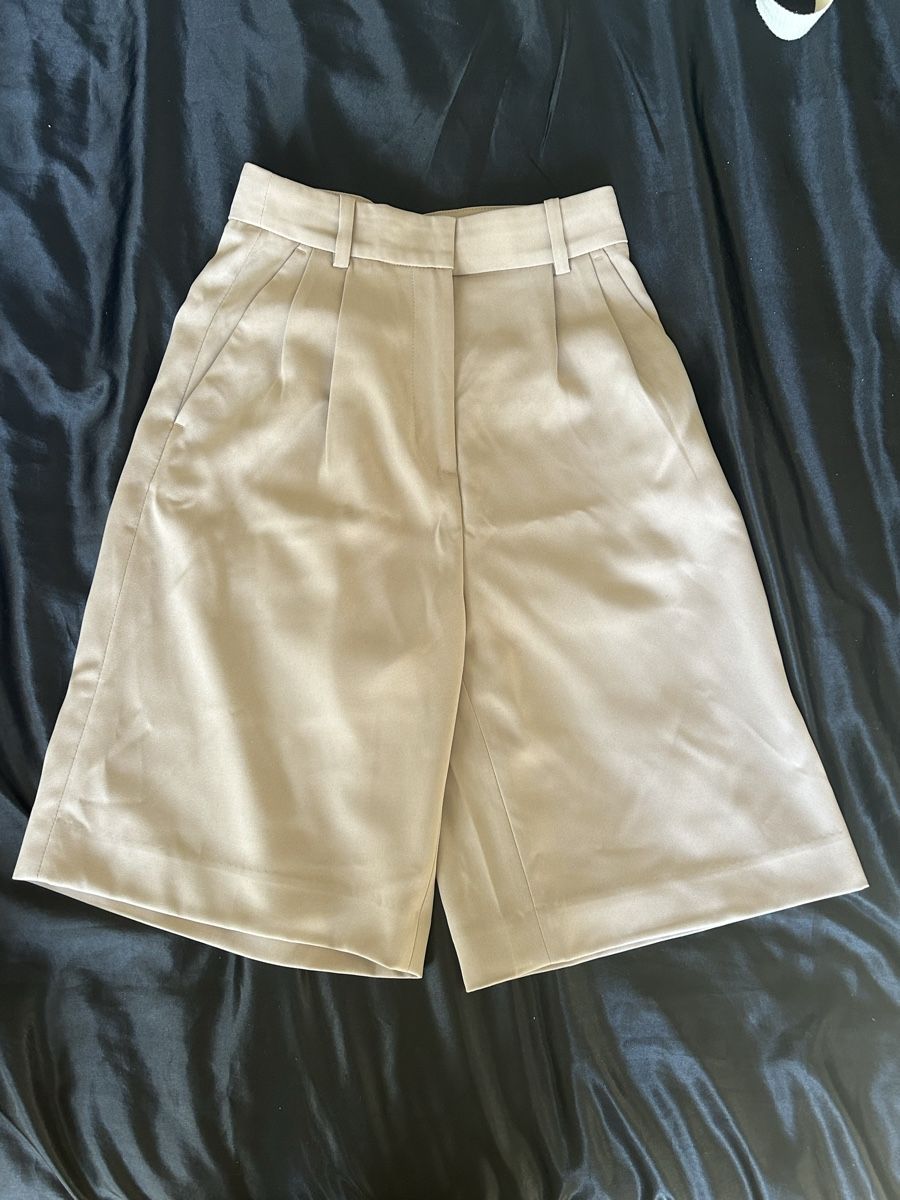 H&M Pantaloni: Short Bermuda femme – Usato da Grand-Lancy venduto da eli_x5k9