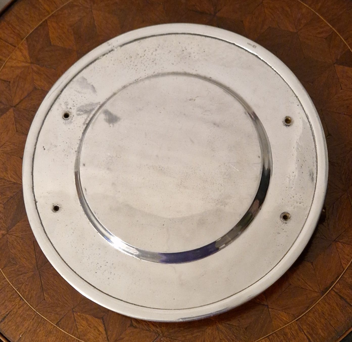 Plateaux: Spezielles vintage Tablett silberfarben mit Messing Griffen – D'occasion à Zürich par silver-team 5
