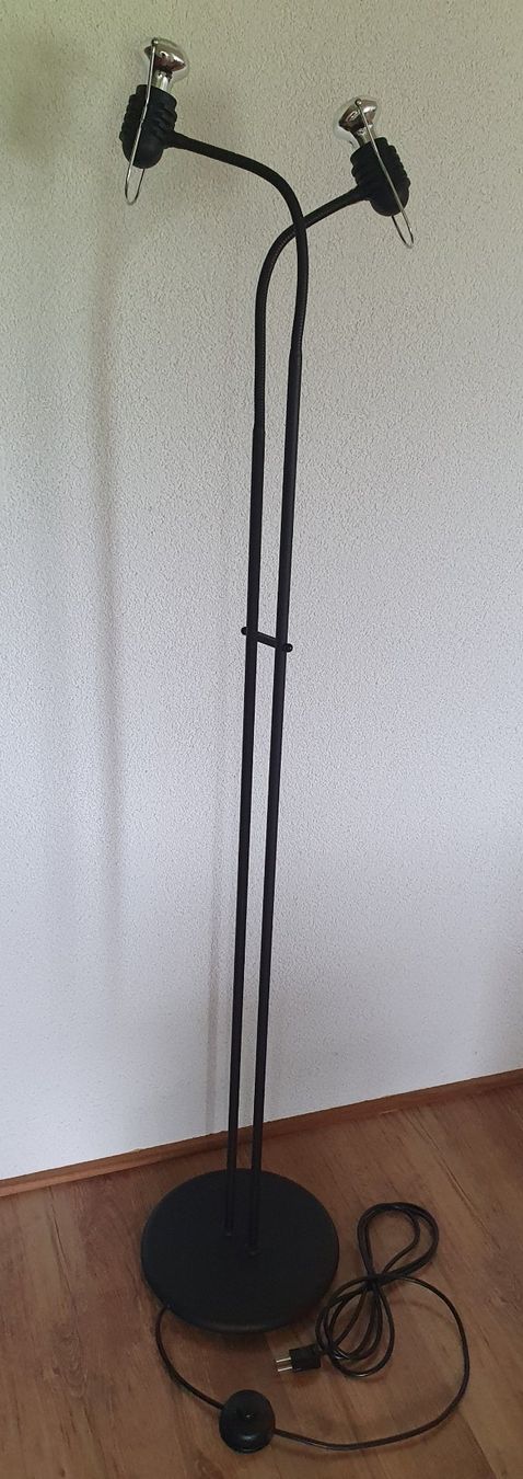 Lampen: Stehlampe mit 2 flexiblen Spot Leuchten – Gebraucht aus Giswil von online-Brockenhaus 1