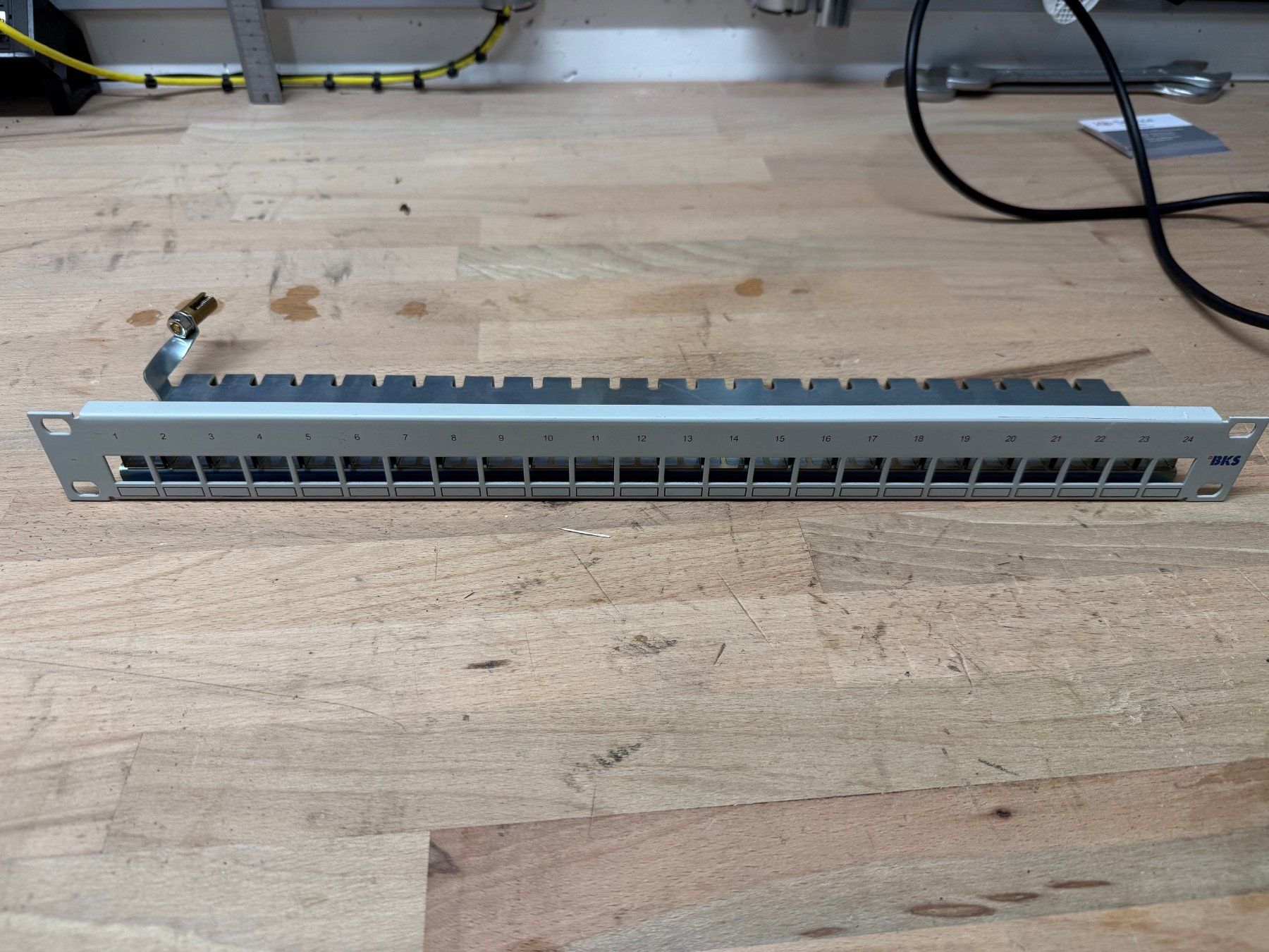 BKS Autres accessoires: BKS 19" Patchpanel 24 Port 1HE NewLine – D'occasion à Gamprin-Bendern par VeFa3112