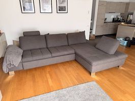 Grosses Ecksofa mit Liegefläche