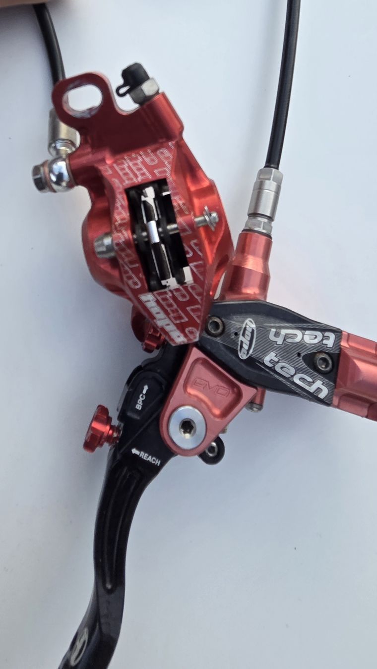Hope Ersatzteile: Hope Tech V2 Bremsen rot  – Gebraucht aus Finsterwald LU von Roeoesli 2