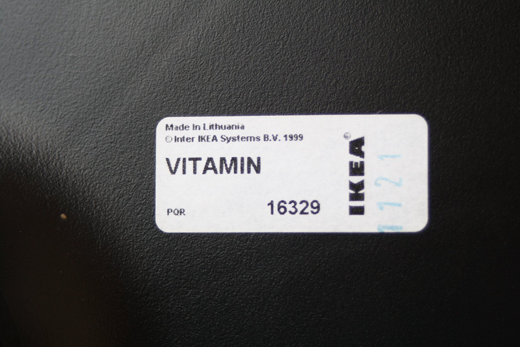 Ikea Hocker: HOCKER VITAMIN ROT IKEA – Gebraucht aus Wauwil von Pneuedy 9