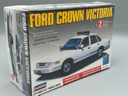 Ford Crown Victoria - 1:25 Modelbausatz von Lindberg