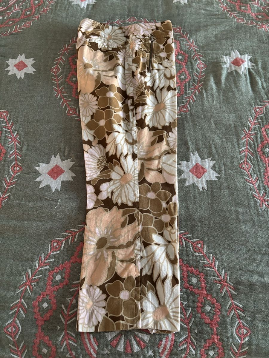 Windsor Hosen: Windsor Stoffhose Blumenmuster Gr. 38 beige braun – Gebraucht aus Salenstein von Silly...0 1