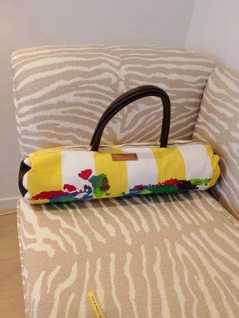 Tasche gestreift gelb-weiss mit Weltkarte Gemälde